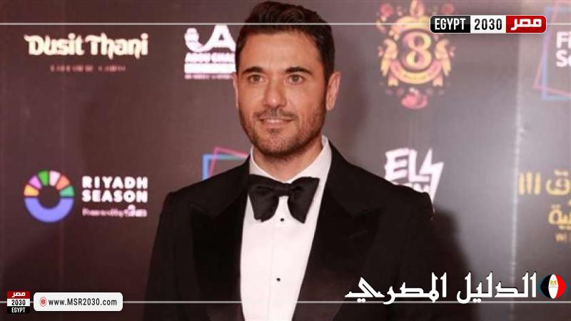 أحمد عز يهدي تكريمه بمهرجان القاهرة السينمائي للزعيم عادل إمام