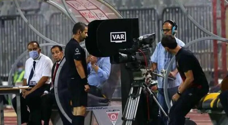 فيفا يعتمد النظام الجديد للـ «VAR».. تدخل المدربين وإلغاء الحكم – الدليل المصري